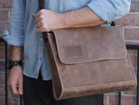 Designer Concealed Carry offers stylish Concealed Carry options for men, including the iBag and Messenger series.